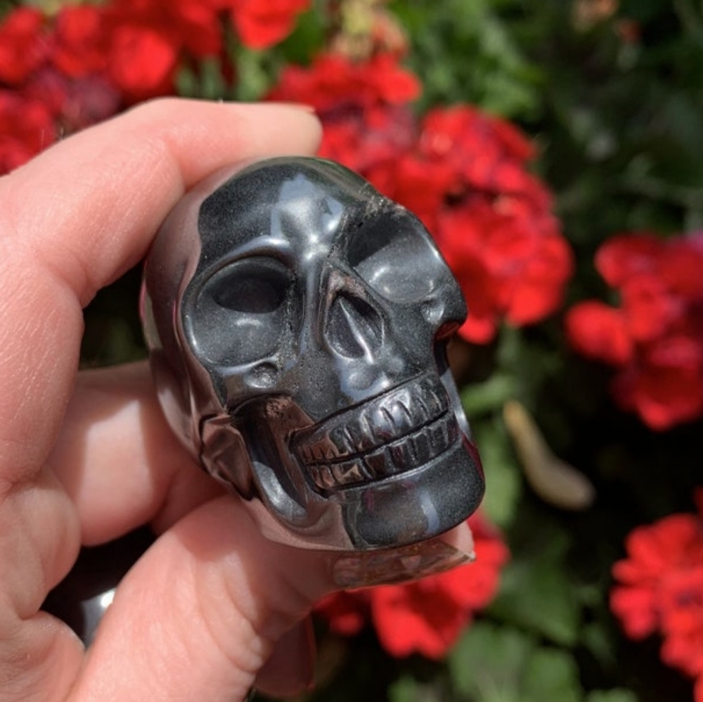 Hematite Skull - Picture 1 of 2